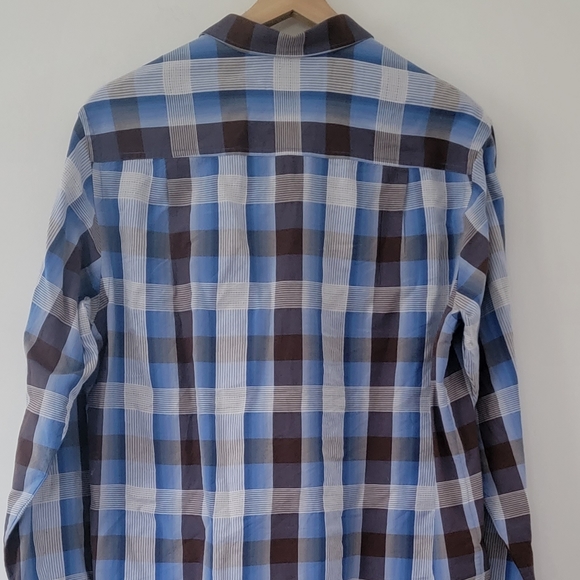 Tommy Bahama XL Men's Plaid Island Modern Fit Button Up Shirt - Picture 4 of 10